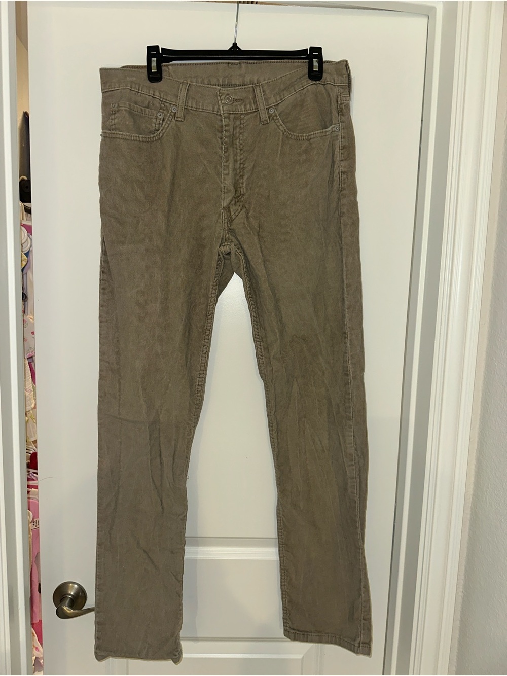 Levi's Slim Straight Jeans in Taupe